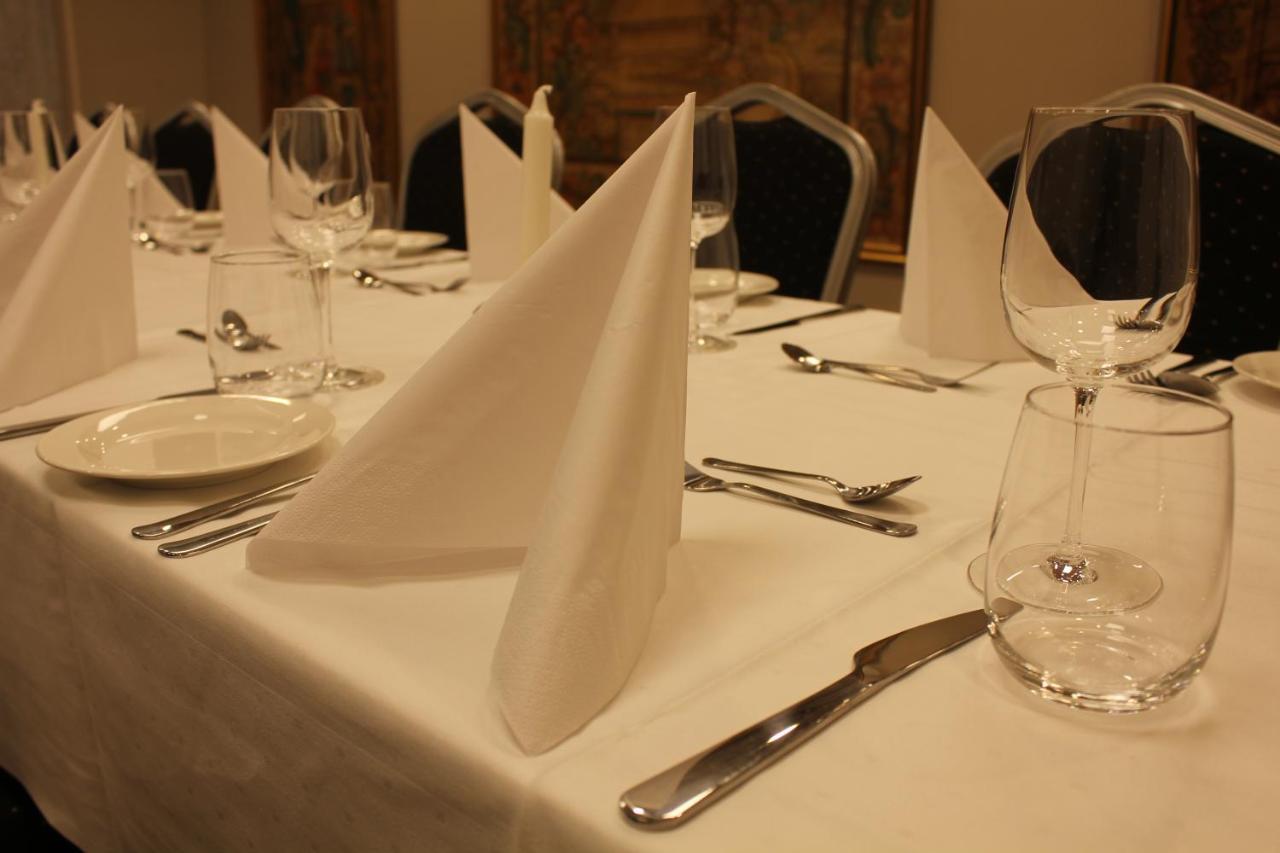 Henriks Hotell Skien Buitenkant foto