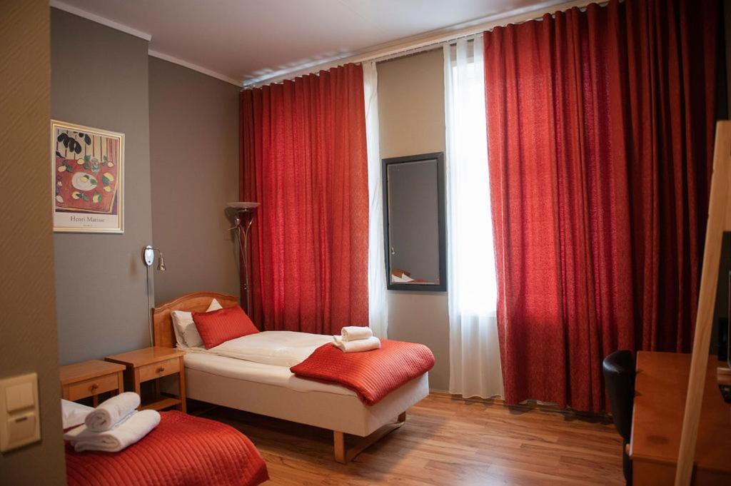 Henriks Hotell Skien Buitenkant foto