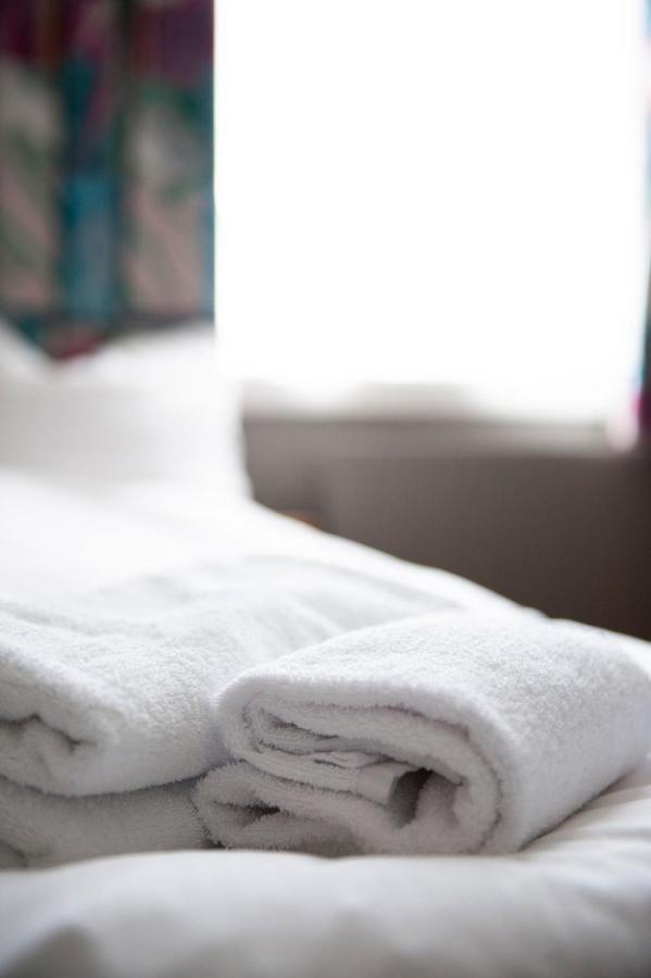 Henriks Hotell Skien Buitenkant foto