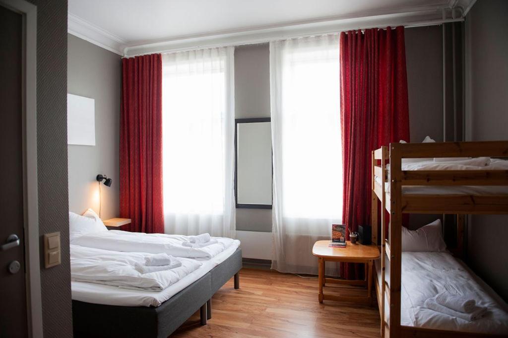 Henriks Hotell Skien Buitenkant foto