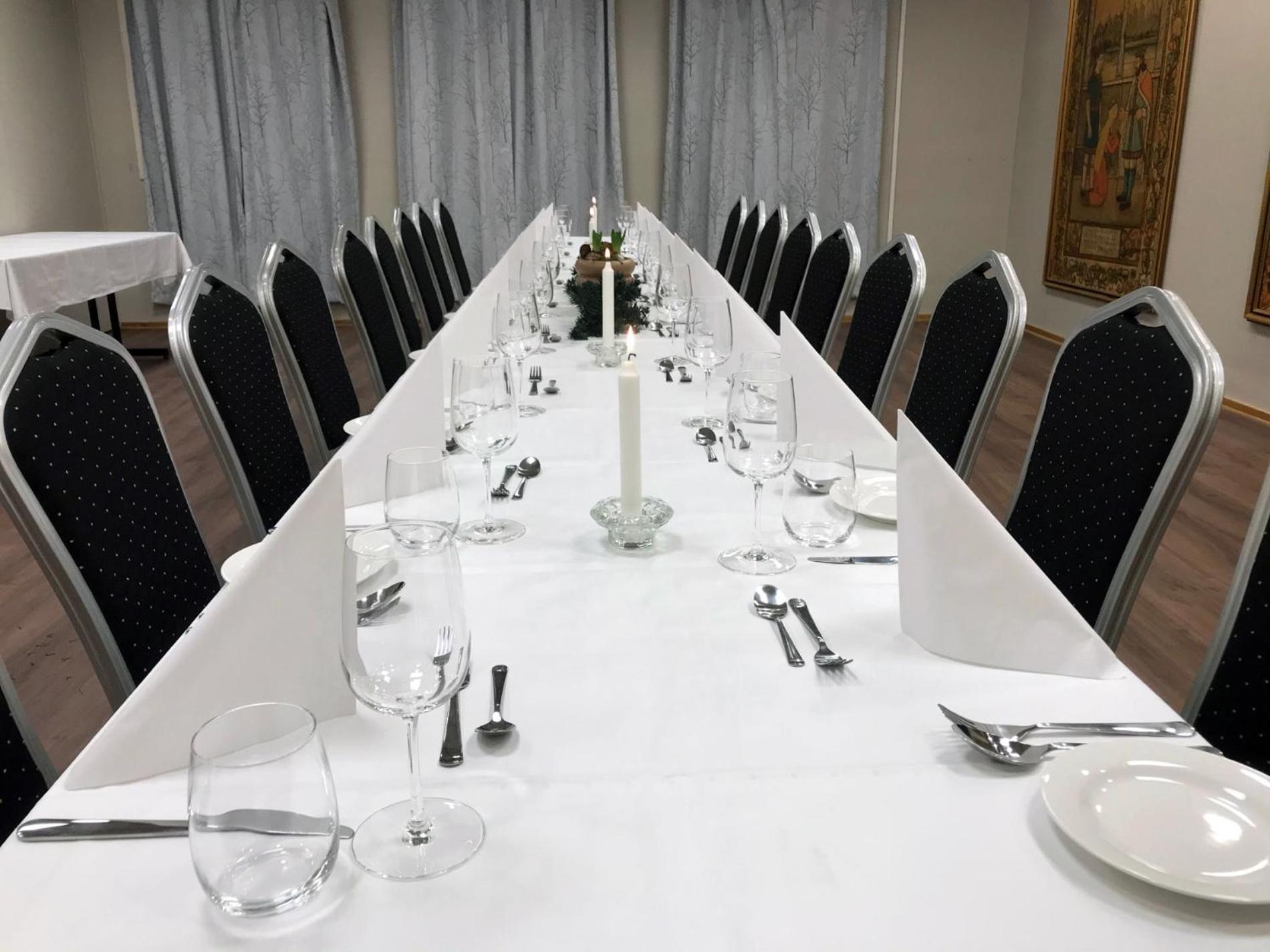 Henriks Hotell Skien Buitenkant foto
