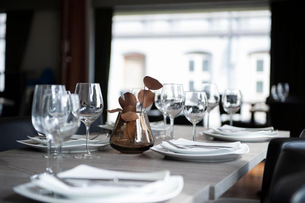 Henriks Hotell Skien Buitenkant foto